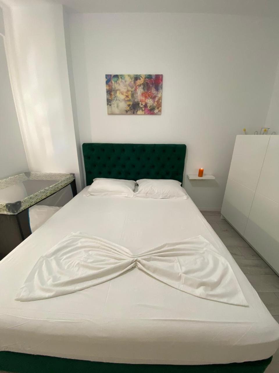סרנדה Rock Apartments מראה חיצוני תמונה
